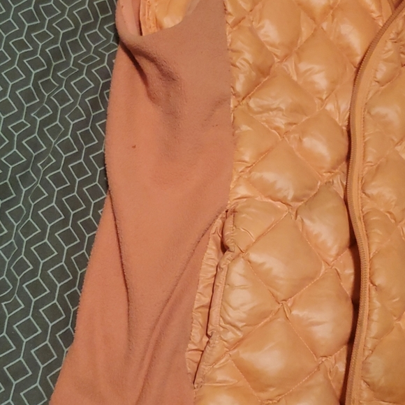 Women's small puffy vest - Picture 6 of 8